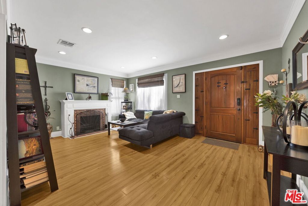 529 W Wilson Avenue, Glendale, CA 91203 — photo 4