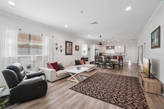 154 E SPRUCE STREET, Tarpon Springs, FL 34689