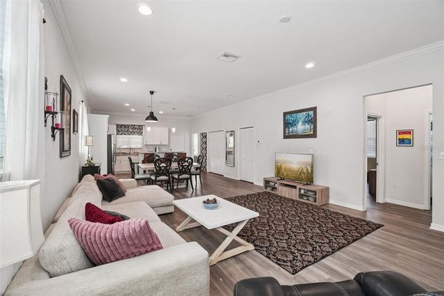 154 E SPRUCE STREET, Tarpon Springs, FL 34689