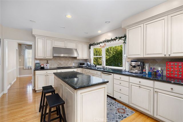 2964 Lombardy, Pasadena, CA 91107