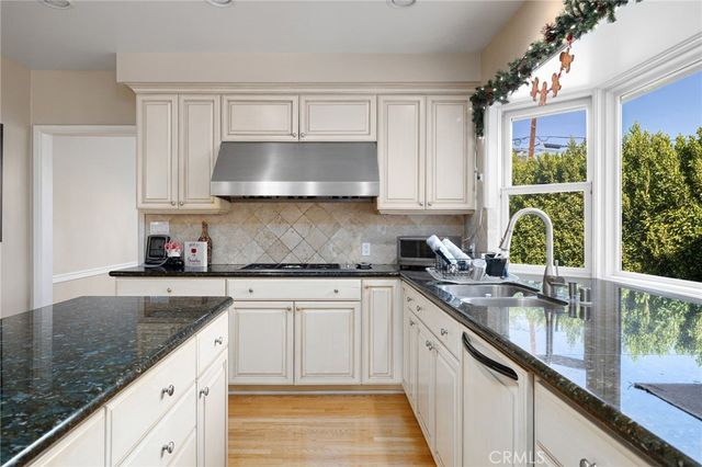 2964 Lombardy, Pasadena, CA 91107