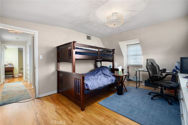 2964 Lombardy, Pasadena, CA 91107