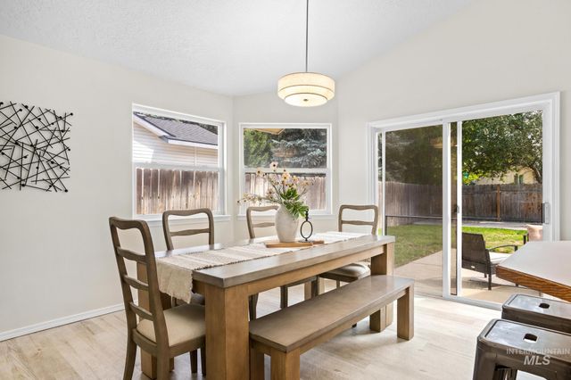2305 E Chateau Dr, Meridian, ID 83646