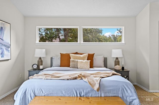 2305 E Chateau Dr, Meridian, ID 83646