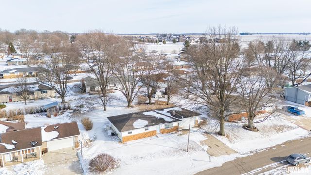 700 S HANCOCK Street, Tremont, IL 61568