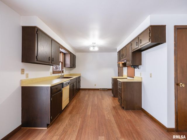 700 S HANCOCK Street, Tremont, IL 61568