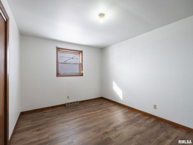 700 S HANCOCK Street, Tremont, IL 61568