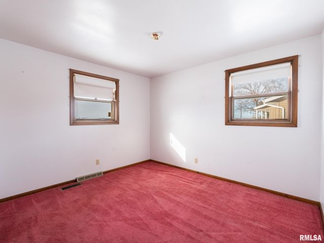 700 S HANCOCK Street, Tremont, IL 61568