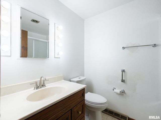 700 S HANCOCK Street, Tremont, IL 61568