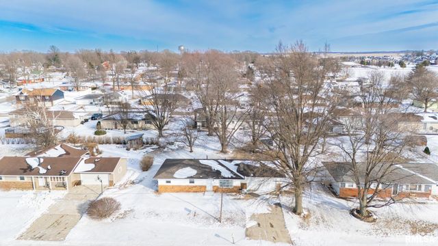 700 S HANCOCK Street, Tremont, IL 61568