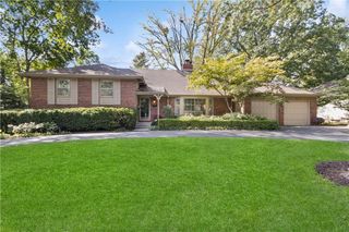 5750 Windsor Drive, Fairway, KS 66205