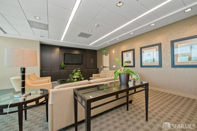 425 1st Street 1406, San Francisco, CA 94105