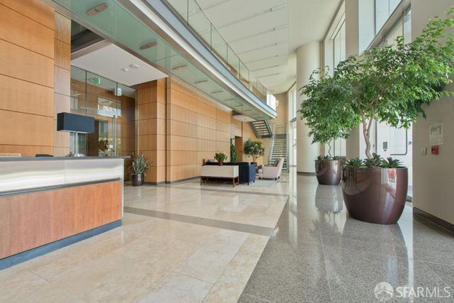 425 1st Street 1406, San Francisco, CA 94105