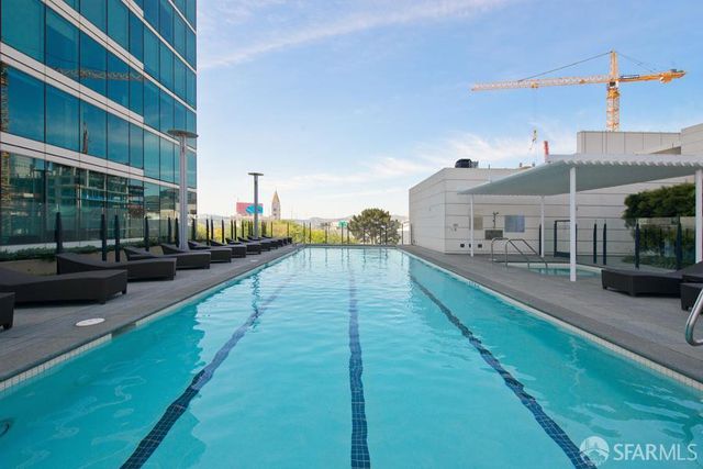 425 1st Street 1406, San Francisco, CA 94105