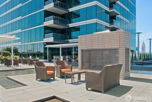 425 1st Street 1406, San Francisco, CA 94105
