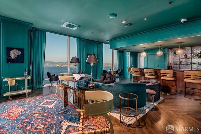 425 1st Street 1406, San Francisco, CA 94105