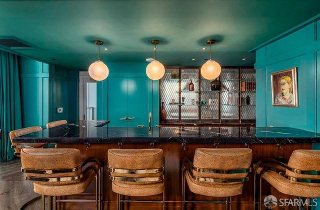 425 1st Street 1406, San Francisco, CA 94105