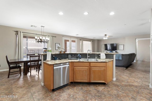 6202 W MAYA Drive, Phoenix, AZ 85083