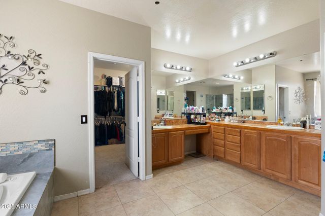 6202 W MAYA Drive, Phoenix, AZ 85083