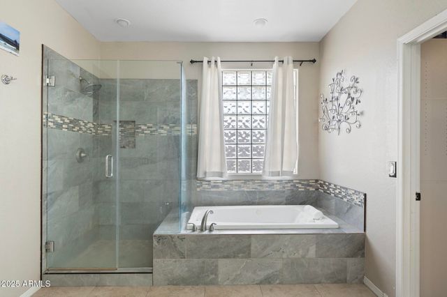 6202 W MAYA Drive, Phoenix, AZ 85083