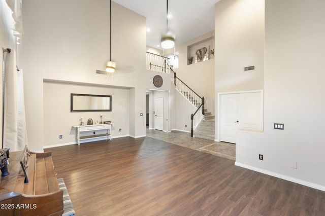 6202 W MAYA Drive, Phoenix, AZ 85083