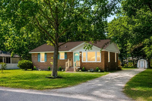 210 Laurel Avenue, Goose Creek, SC 29445