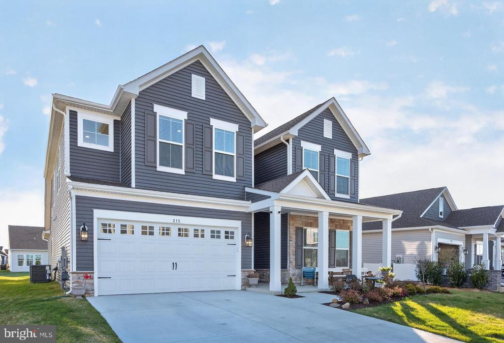 Image 2 of property listing at 215 KINGFISHER LN, Chester, MD 21619