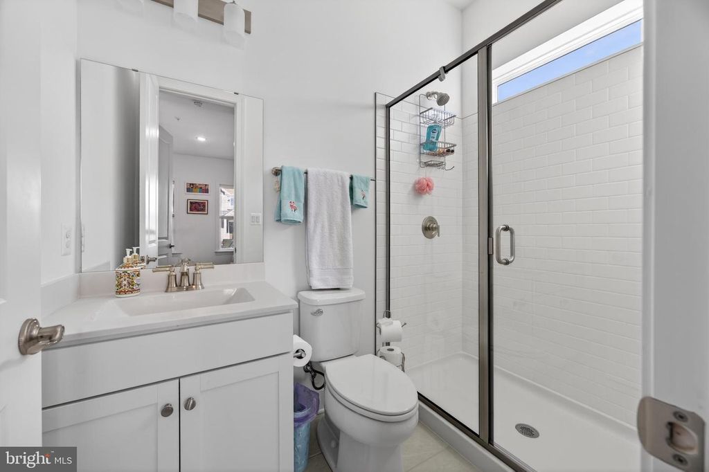 Image 20 of property listing at 215 KINGFISHER LN, Chester, MD 21619