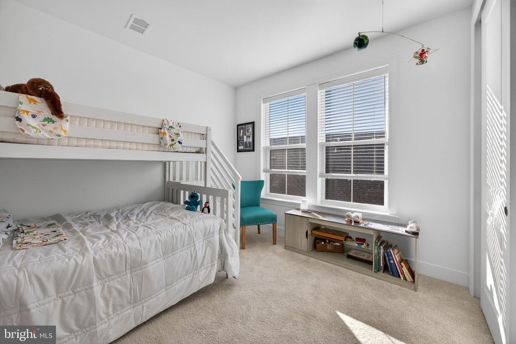 Image 26 of property listing at 215 KINGFISHER LN, Chester, MD 21619