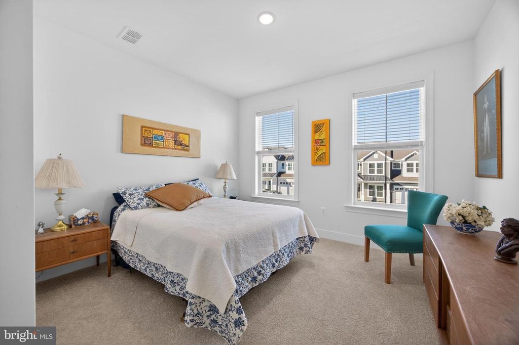 Image 28 of property listing at 215 KINGFISHER LN, Chester, MD 21619