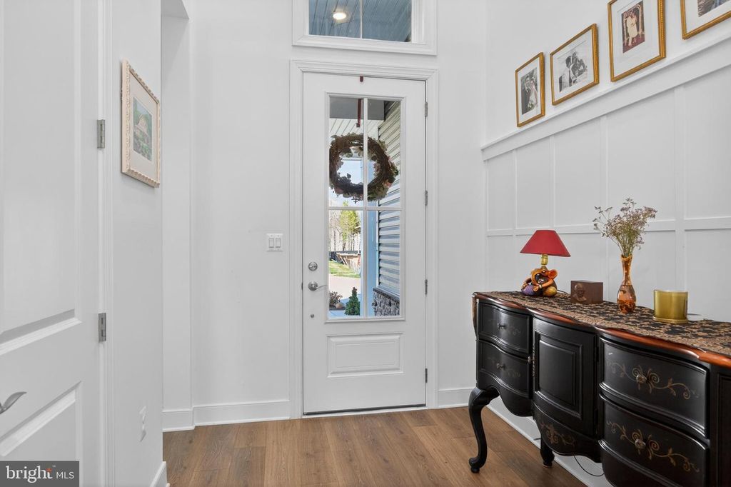 Image 6 of property listing at 215 KINGFISHER LN, Chester, MD 21619