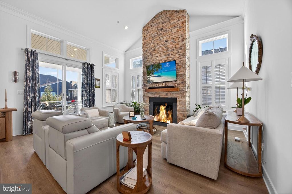 Image 8 of property listing at 215 KINGFISHER LN, Chester, MD 21619