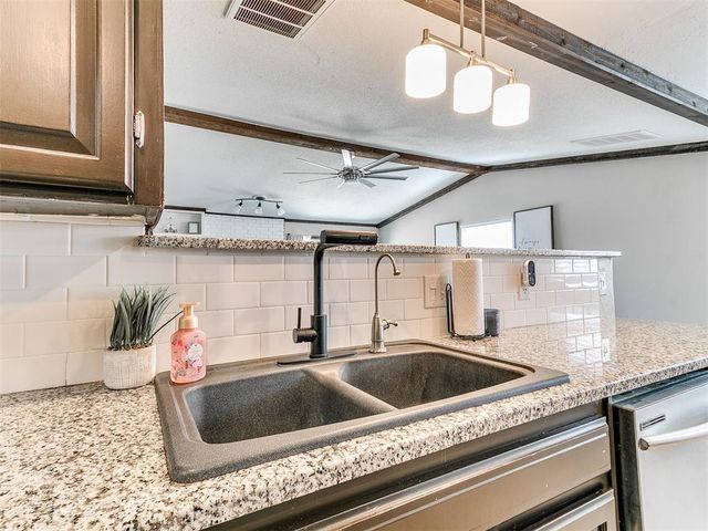 11400 Ashford Drive, Yukon, OK 73099