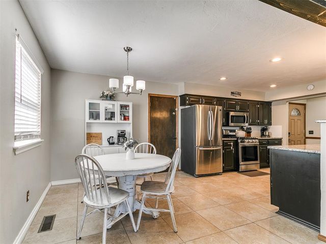 11400 Ashford Drive, Yukon, OK 73099