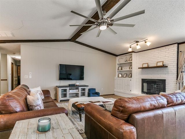 11400 Ashford Drive, Yukon, OK 73099