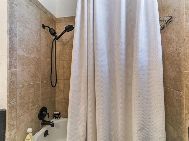 11400 Ashford Drive, Yukon, OK 73099