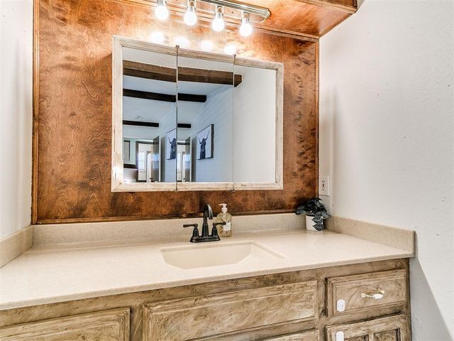 11400 Ashford Drive, Yukon, OK 73099