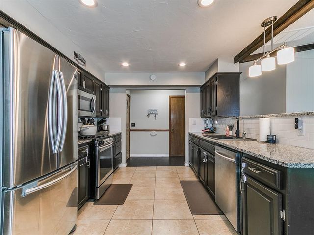 11400 Ashford Drive, Yukon, OK 73099