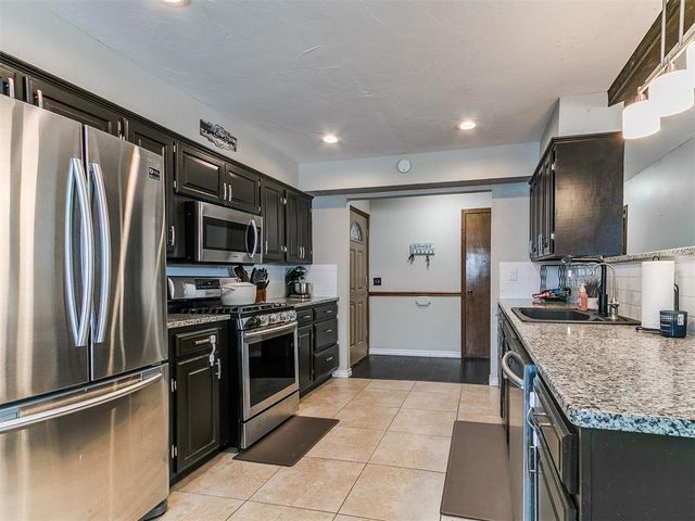 11400 Ashford Drive, Yukon, OK 73099
