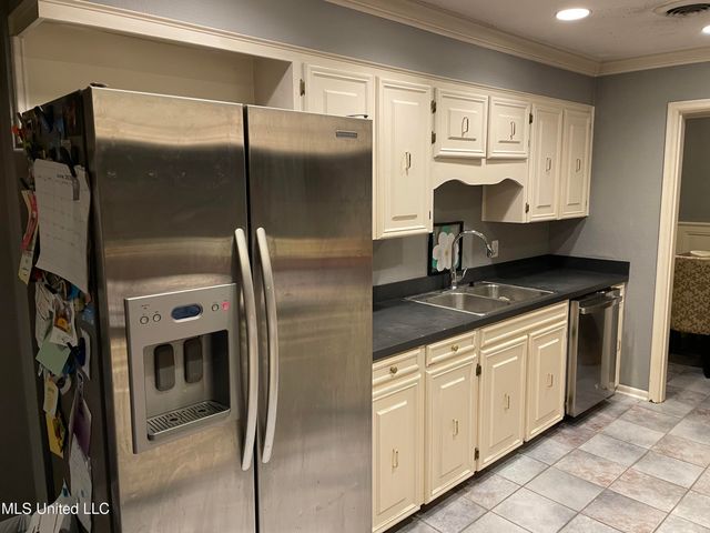 522 Kennedy Drive, Magee, MS 39111