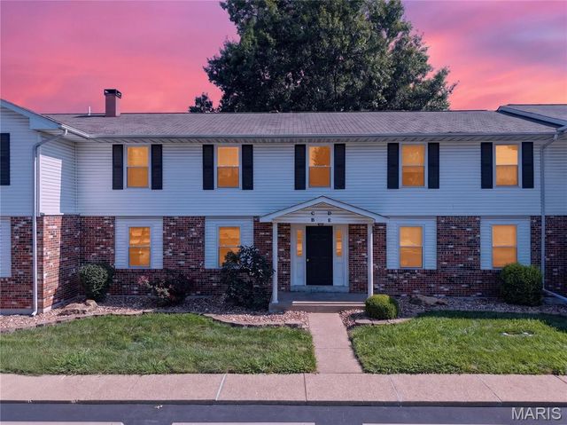 2200 Willott Road B, St Peters, MO 63376