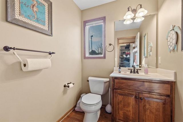 1607 NW Pin Oak Court, Grain Valley, MO 64029