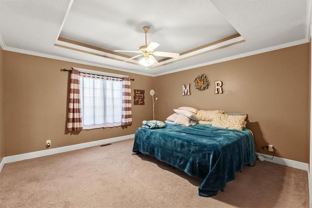 1607 NW Pin Oak Court, Grain Valley, MO 64029