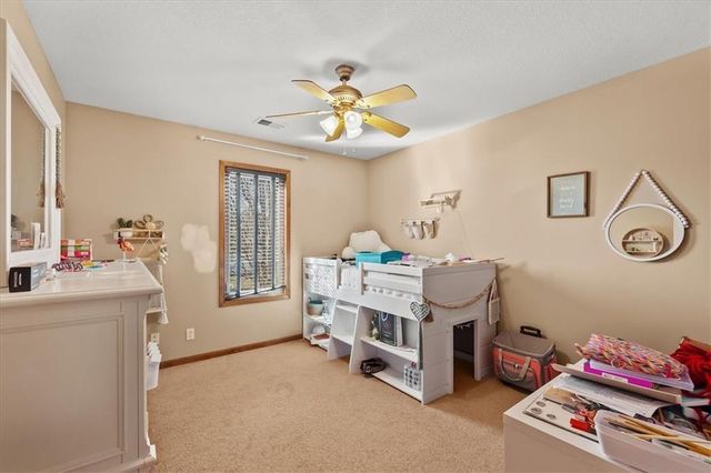 1607 NW Pin Oak Court, Grain Valley, MO 64029