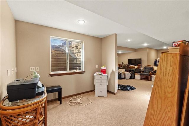 1607 NW Pin Oak Court, Grain Valley, MO 64029