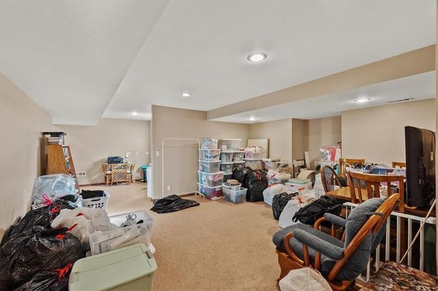 1607 NW Pin Oak Court, Grain Valley, MO 64029