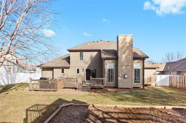 1607 NW Pin Oak Court, Grain Valley, MO 64029