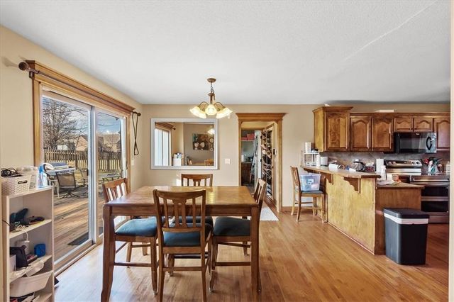 1607 NW Pin Oak Court, Grain Valley, MO 64029