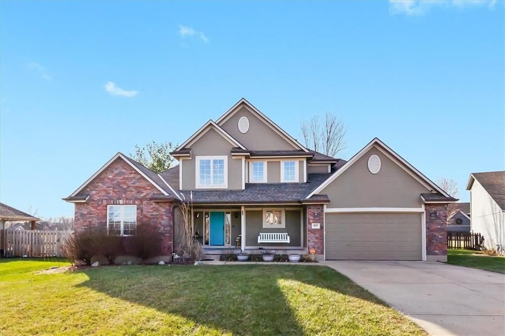 1607 NW Pin Oak Court, Grain Valley, MO 64029