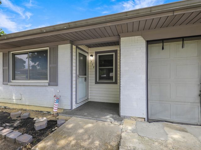 717 NW 14th Street, Grand Prairie, TX 75050